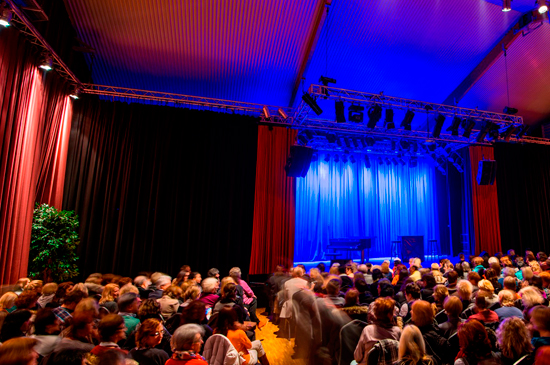 Saal8
